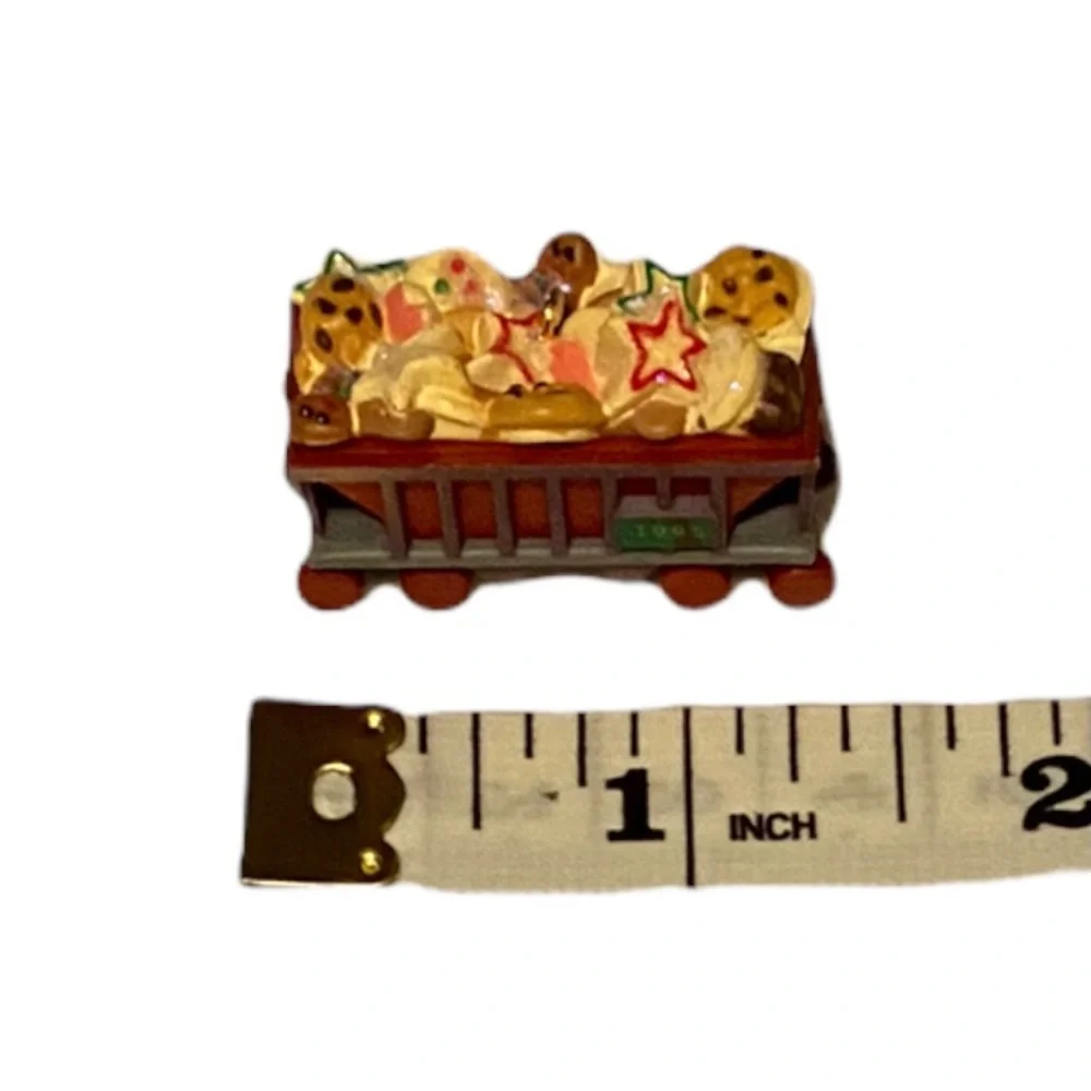 Hallmark Ornament Keepsake 1996 Cookie Car Noel RR. - Picture 2 of 2